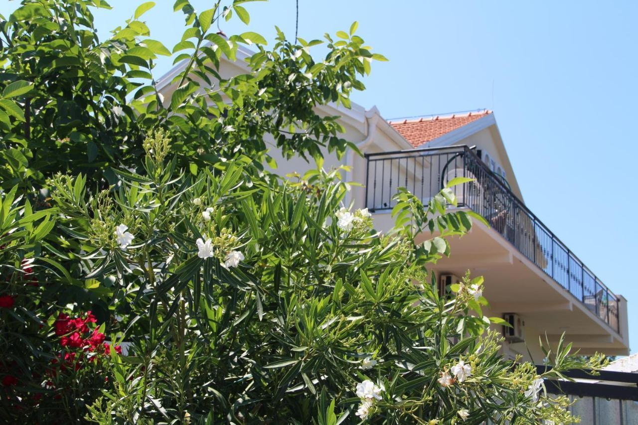 Apartments Lustica ราโดวีจี ภายนอก รูปภาพ